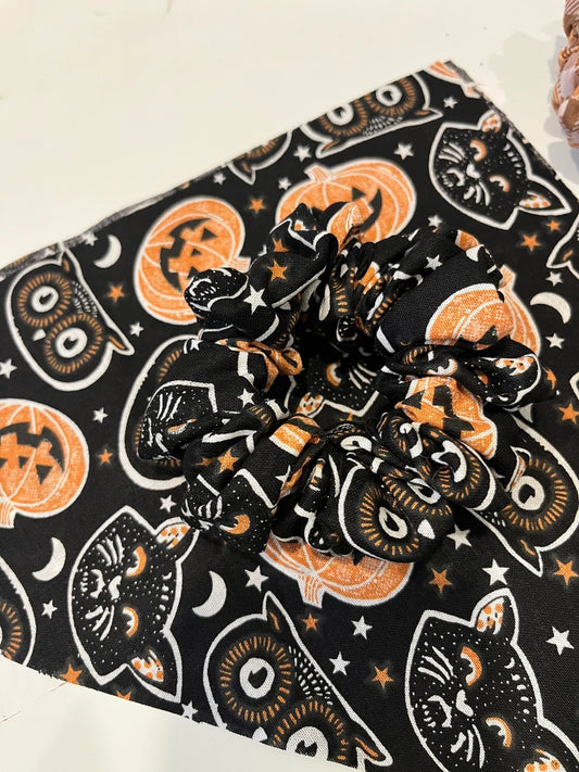 Halloween Cats Owls and Pumpkins